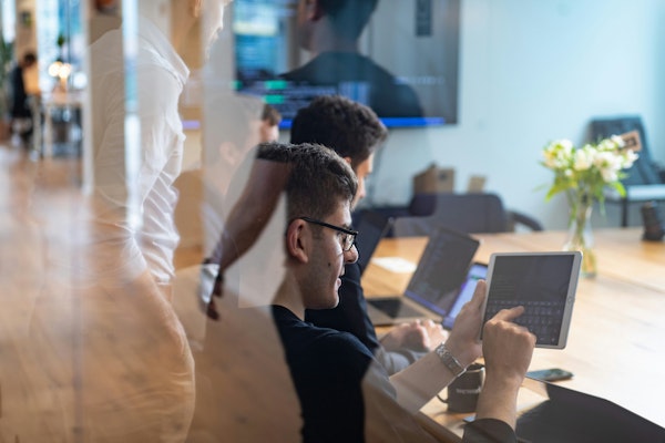 QBE Survey: 80% of Large U.S. Companies Hit by Employee Fraud as AI Threat Grows