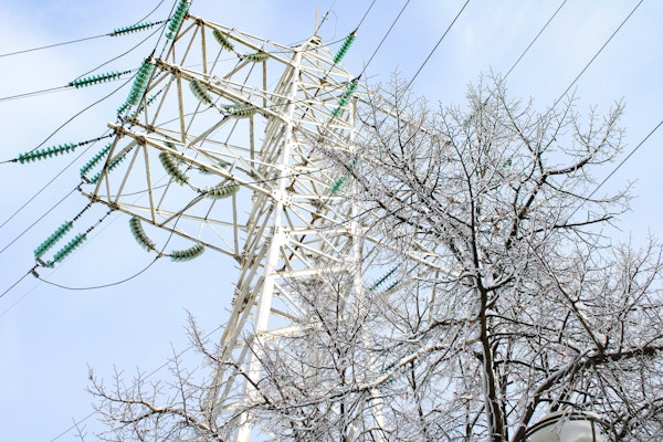 Ice Storm Strains US Power Grids as Blackout Risks Rise From Texas to New England